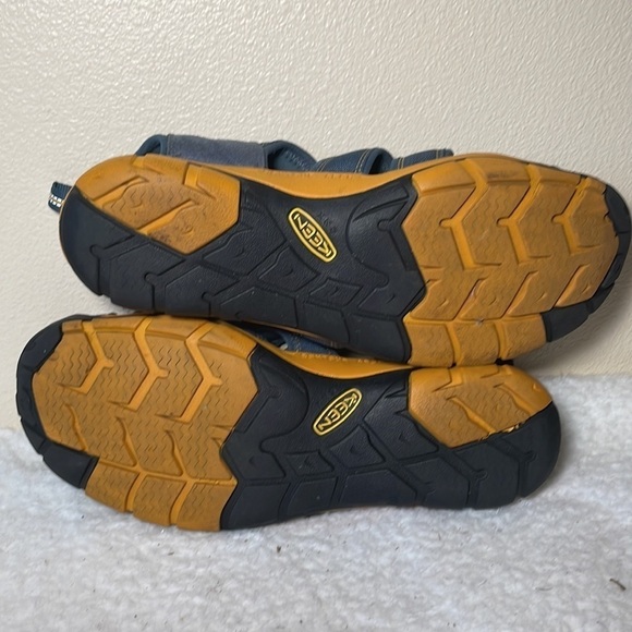Keen Sandals Size 11.5 main image 8